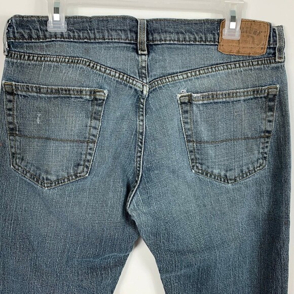 Signature Jeans by Levi Strauss Mens 34/32 Relaxed Fit Some Distressing. - Picture 3 of 10